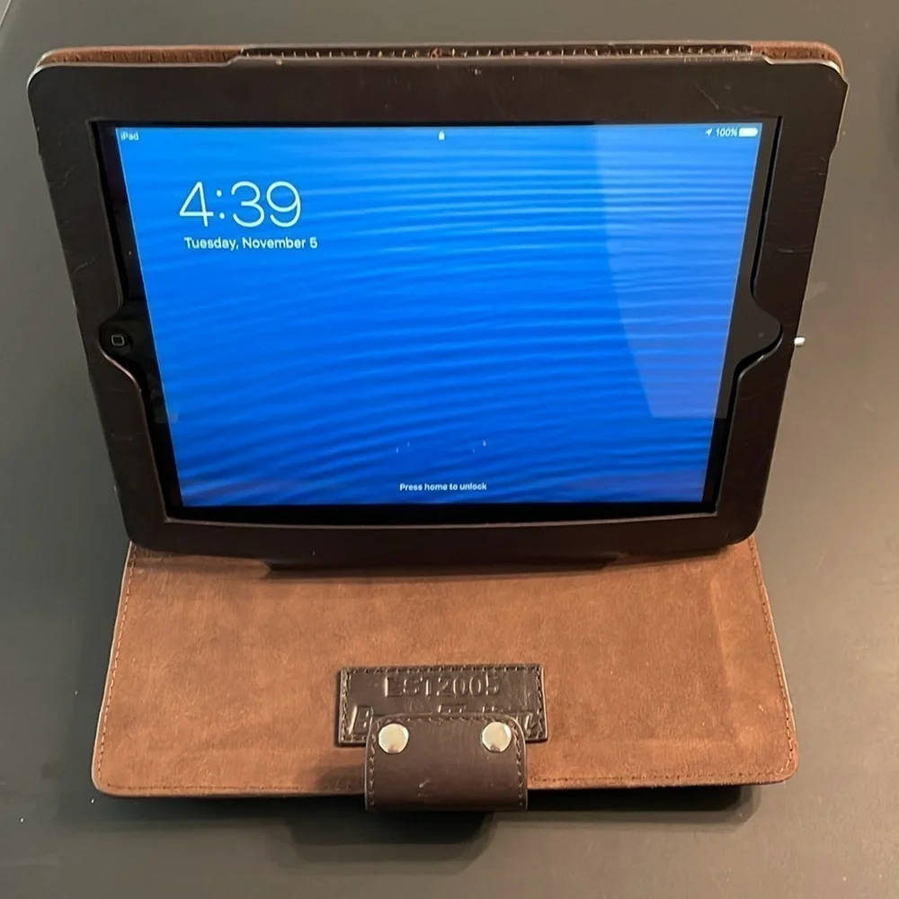 Best Motion Tablet Case Crossbody Brown Interior Card Slots Shoulder Strap - Picture 9 of 11